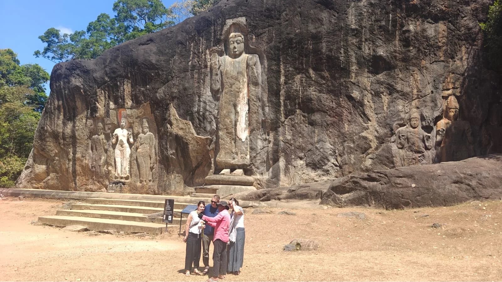 Buduruwagala, Wellawaya